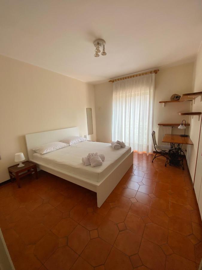 Apartment Av