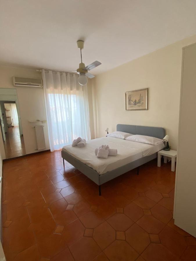 Apartment Av *